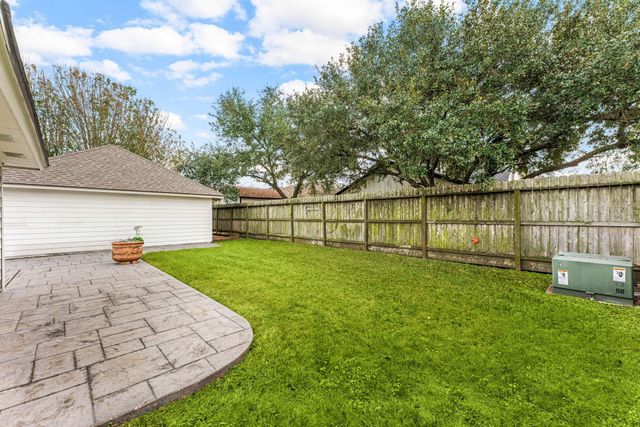 3404 Hickory Creek Drive, Pearland, TX 77581