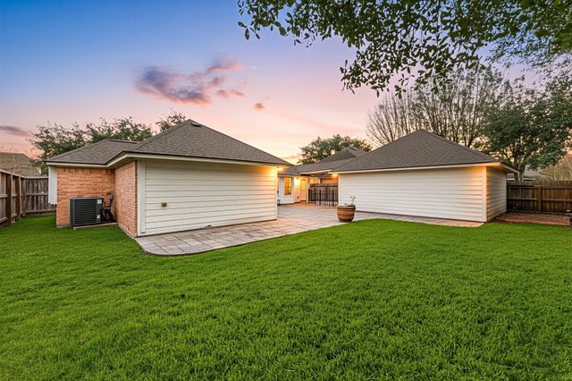 3404 Hickory Creek Drive, Pearland, TX 77581