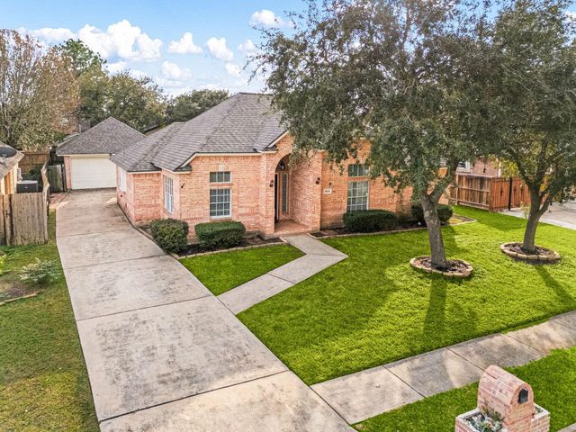 3404 Hickory Creek Drive, Pearland, TX 77581
