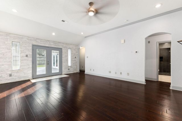 3404 Hickory Creek Drive, Pearland, TX 77581