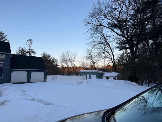 11 Brookside Ct, Methuen, MA 01844