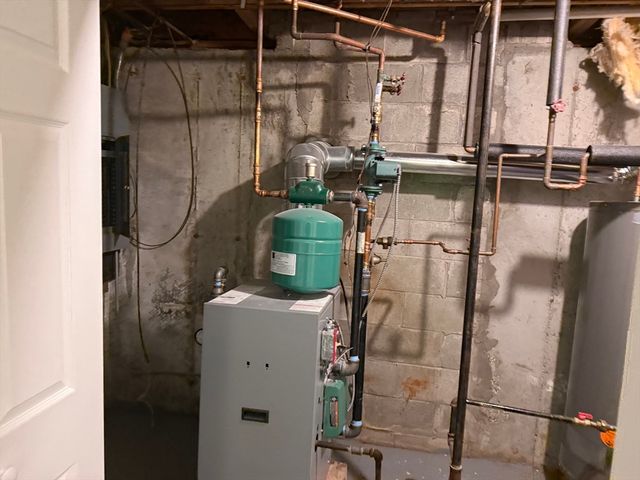 11 Brookside Ct, Methuen, MA 01844