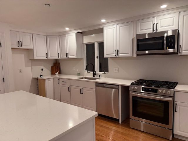 11 Brookside Ct, Methuen, MA 01844