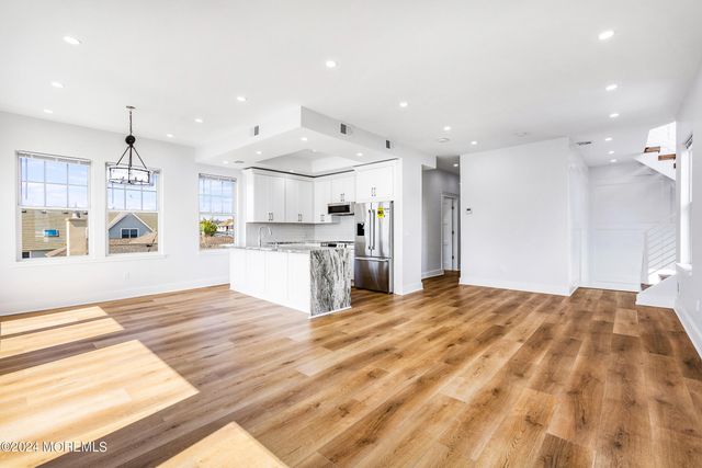 10 Via Ripa Way 2, Sea Bright, NJ 07760