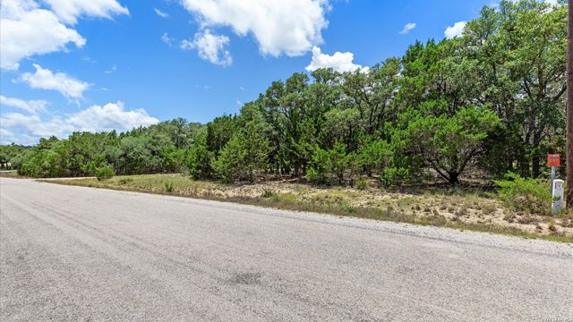 1061 Cielo Springs Dr, Blanco, TX 78606