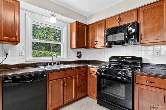 2898 Lesmer Court, Overland, MO 63114