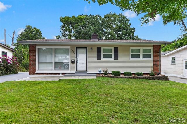 2898 Lesmer Court, Overland, MO 63114