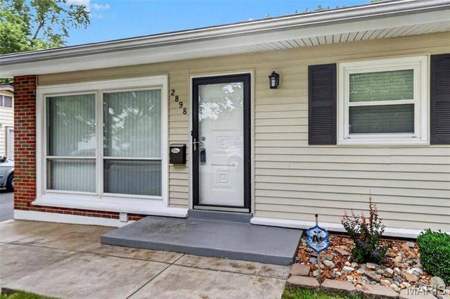 2898 Lesmer Court, Overland, MO 63114