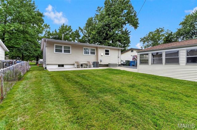 2898 Lesmer Court, Overland, MO 63114
