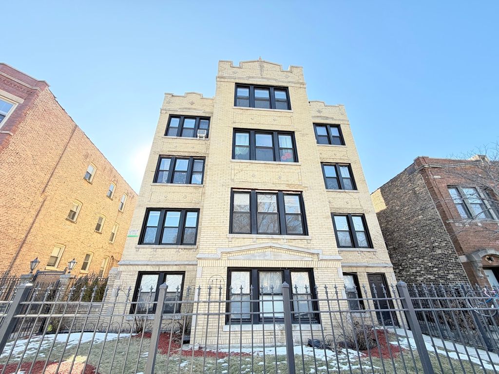 3153 W Augusta Boulevard 3B, Chicago, IL 60622