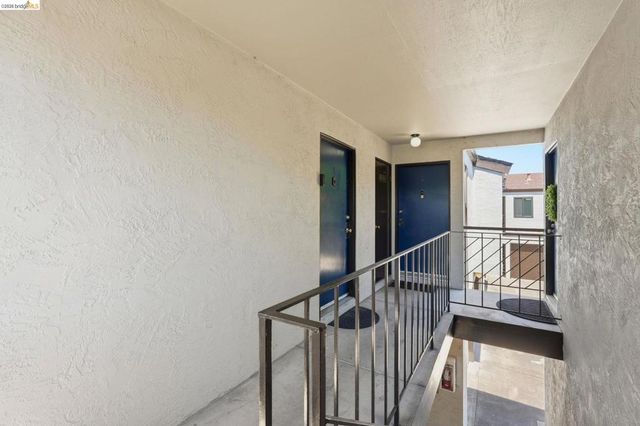 3425 Carlson Blvd, El Cerrito, CA 94530