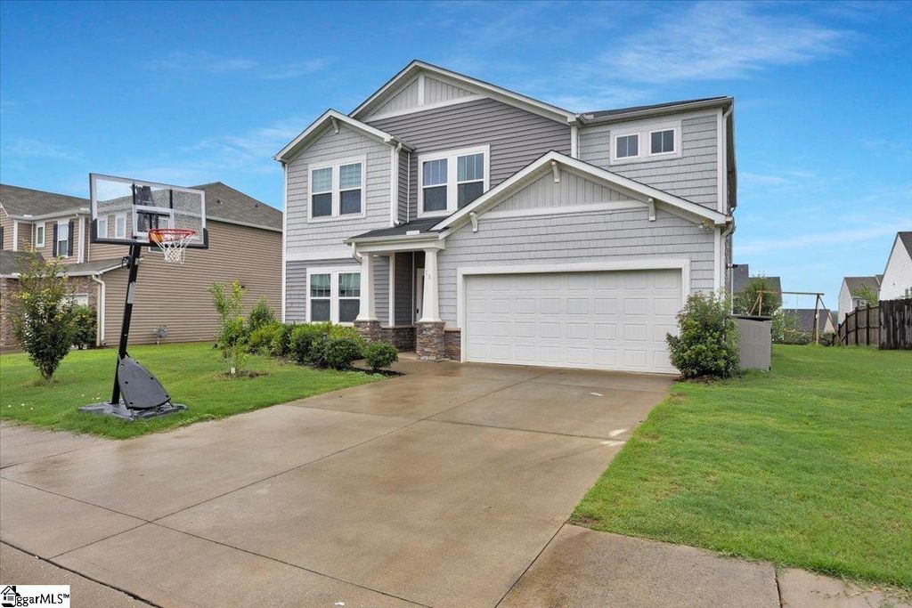 15 Larson Drive, Simpsonville, SC 29681
