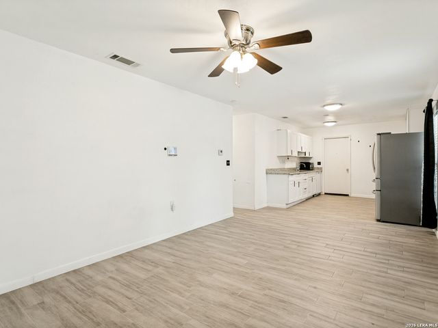 4802 Castle Guard, San Antonio, TX 78218