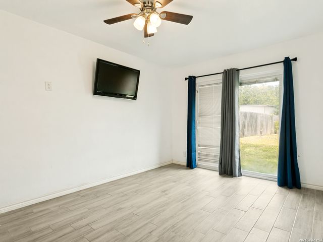 4802 Castle Guard, San Antonio, TX 78218