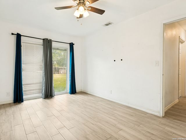 4802 Castle Guard, San Antonio, TX 78218