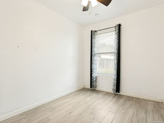 4802 Castle Guard, San Antonio, TX 78218