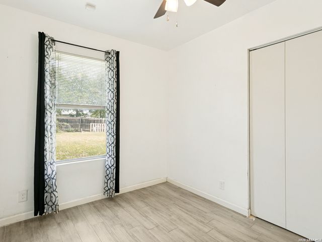 4802 Castle Guard, San Antonio, TX 78218