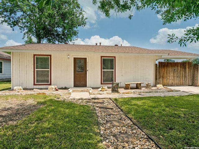 4802 Castle Guard, San Antonio, TX 78218
