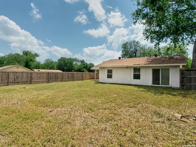 4802 Castle Guard, San Antonio, TX 78218