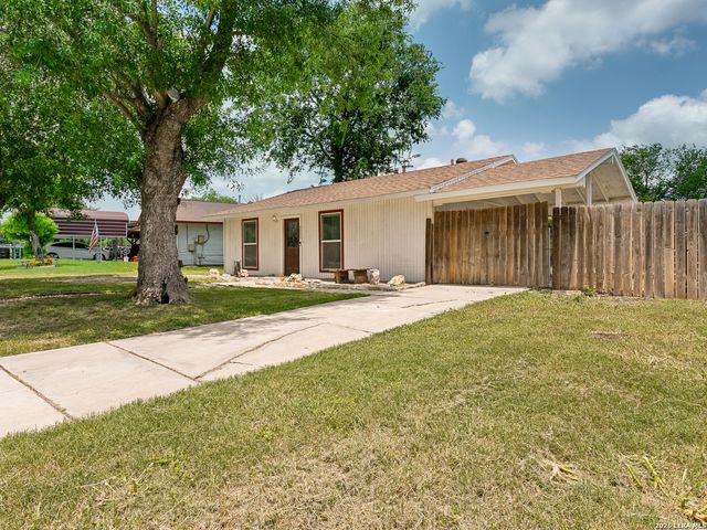 4802 Castle Guard, San Antonio, TX 78218