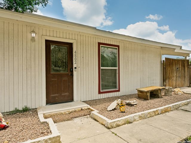 4802 Castle Guard, San Antonio, TX 78218