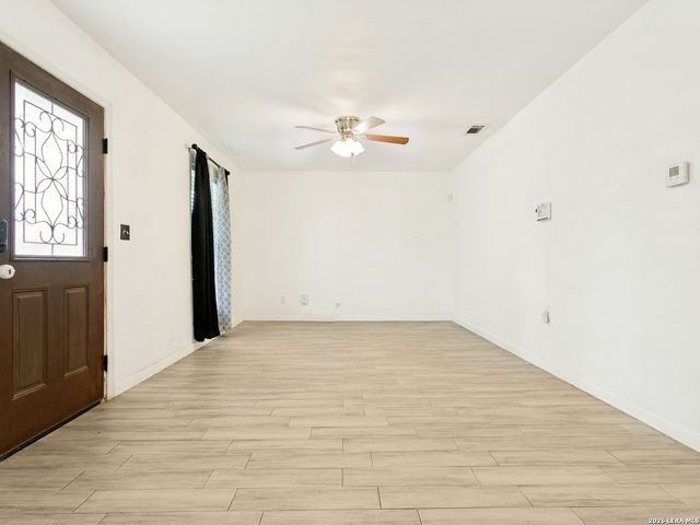 4802 Castle Guard, San Antonio, TX 78218
