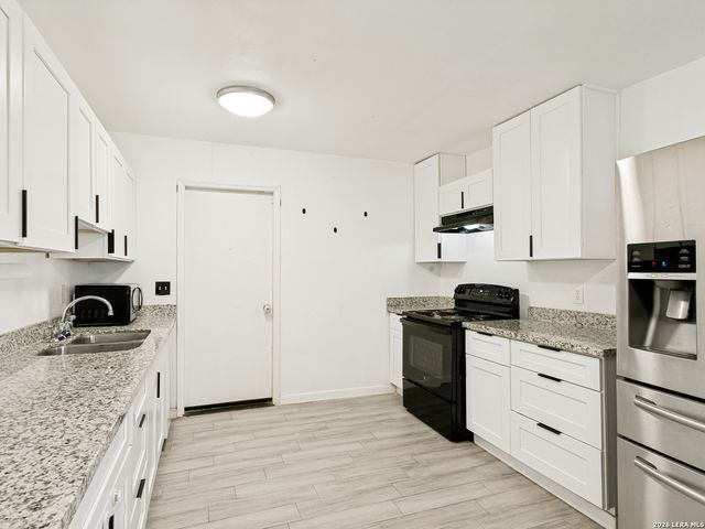 4802 Castle Guard, San Antonio, TX 78218