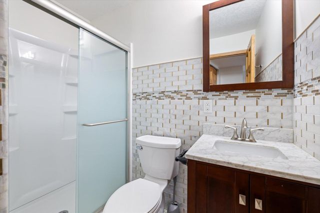 952 Moonlight Drive, Woodbury, MN 55125