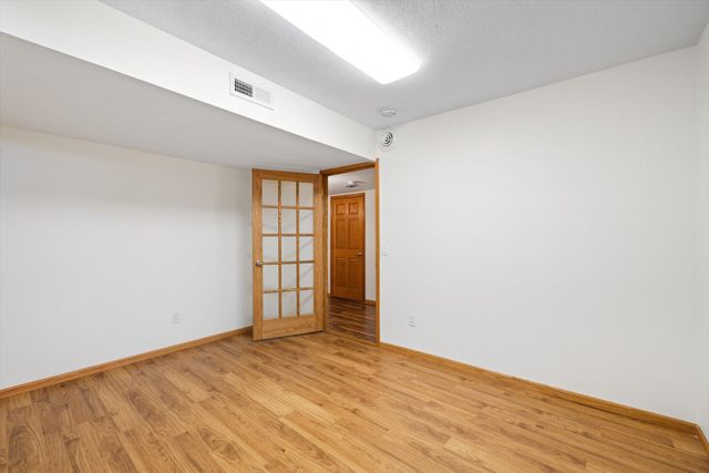 952 Moonlight Drive, Woodbury, MN 55125