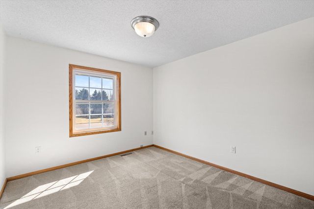 952 Moonlight Drive, Woodbury, MN 55125