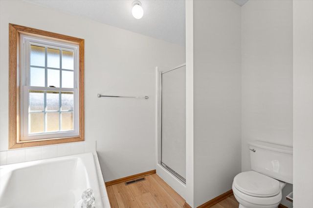 952 Moonlight Drive, Woodbury, MN 55125