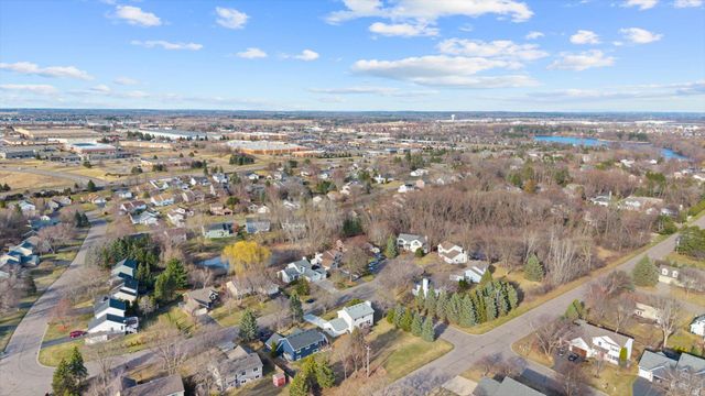 952 Moonlight Drive, Woodbury, MN 55125