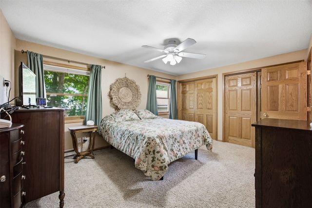 3812 Crestwood Drive NW, Cedar Rapids, IA 52405