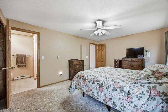 3812 Crestwood Drive NW, Cedar Rapids, IA 52405