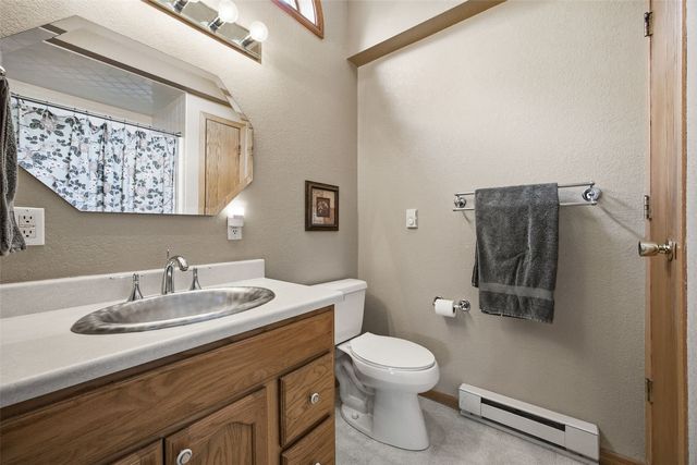 3812 Crestwood Drive NW, Cedar Rapids, IA 52405