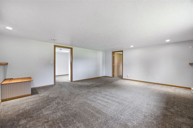 3812 Crestwood Drive NW, Cedar Rapids, IA 52405