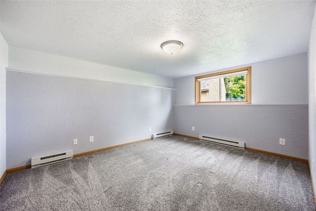 3812 Crestwood Drive NW, Cedar Rapids, IA 52405
