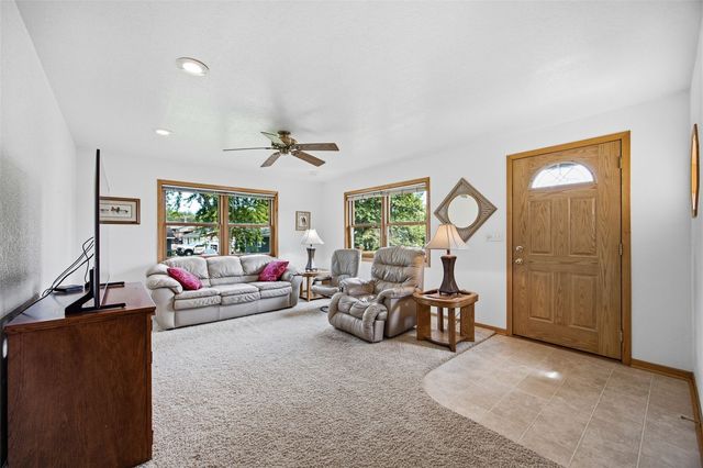 3812 Crestwood Drive NW, Cedar Rapids, IA 52405