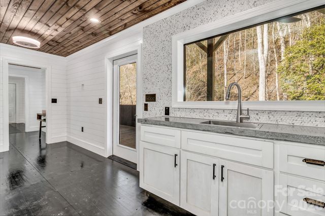 1115 Paint Rock Road, Hot Springs, NC 28743