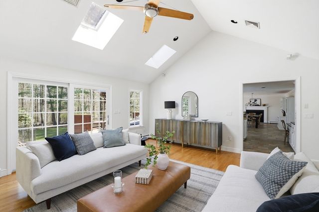 15 Grist Mill Ln, Pembroke, MA 02359