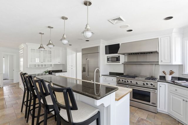 15 Grist Mill Ln, Pembroke, MA 02359