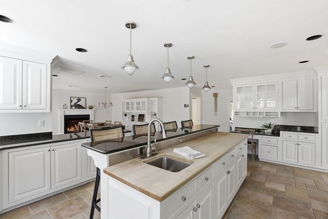 15 Grist Mill Ln, Pembroke, MA 02359