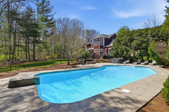 15 Grist Mill Ln, Pembroke, MA 02359