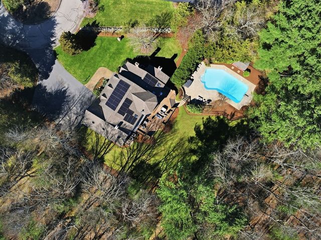 15 Grist Mill Ln, Pembroke, MA 02359