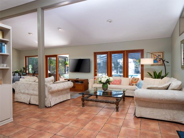 3311 NW 18TH AVENUE, Gainesville, FL 32605