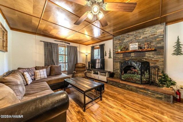 3396 NAVAJO Drive, Overgaard, AZ 85933