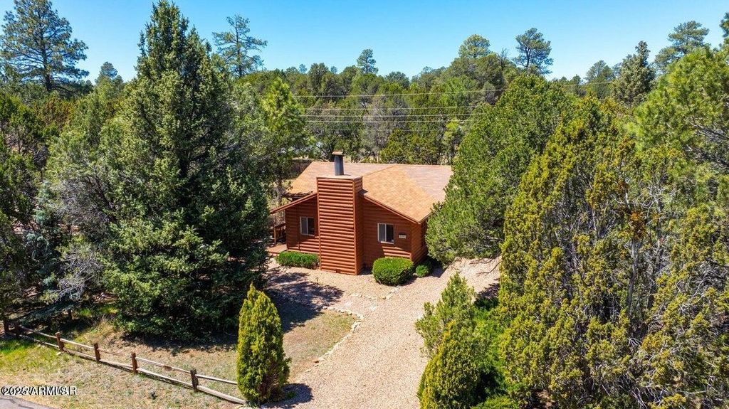 3396 NAVAJO Drive, Overgaard, AZ 85933