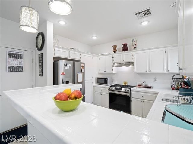 912 Appaloosa Hills Avenue, North Las Vegas, NV 89081