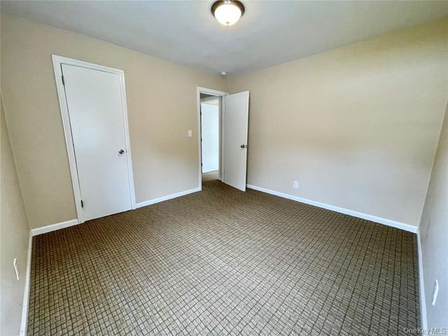 118 Manhattan Avenue, Westbury, NY 11590
