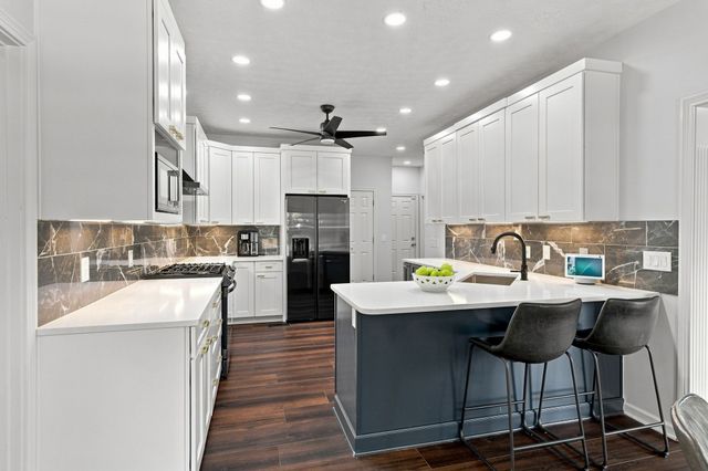 1004 Cross Creek Ct, Hendersonville, TN 37075